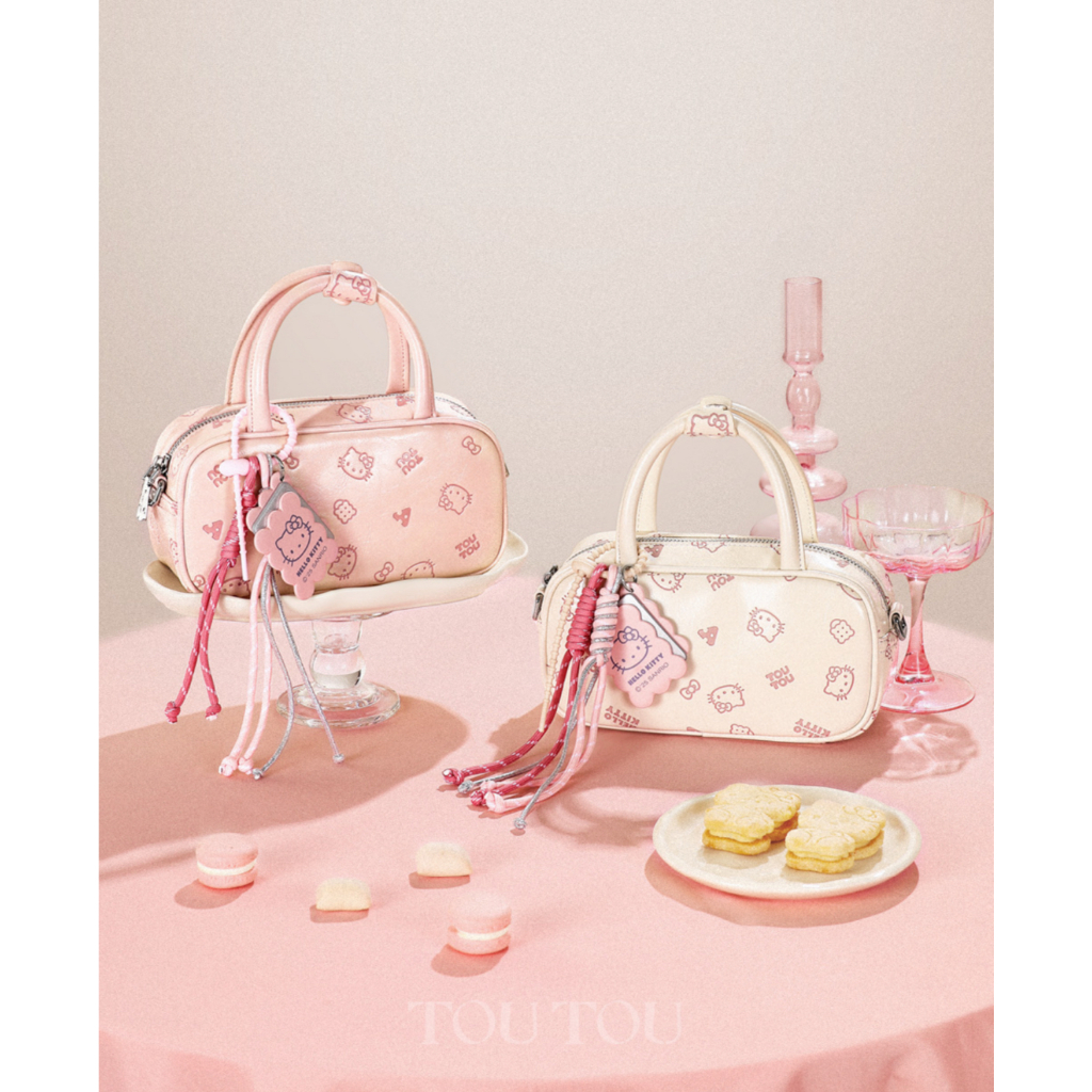 TOU TOU - handbag / slingbag OVAL hello kitty mix