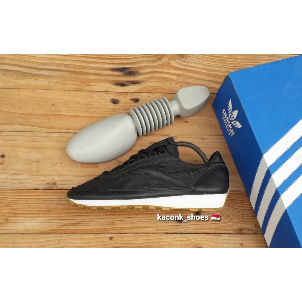 SEPATU SNEAKERS CASUAL REEBOK AZTEC CLASSIC BLACK ORIGINAL