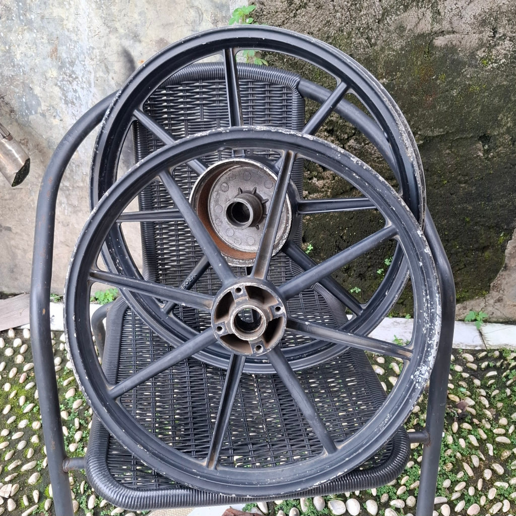 Velg rx king palang 8 v rossi original bekas satu set depan ring 17 belakang 18