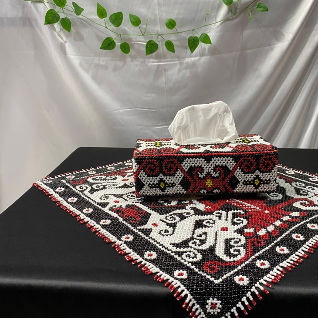 TAPLAK MEJA MANIK KOTAK/TAPLAK MEJA MANIK SUDUT