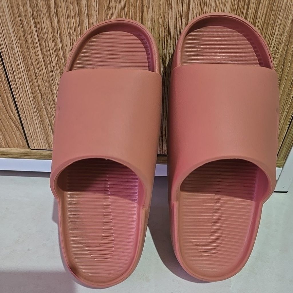 preloved sendal nike calm