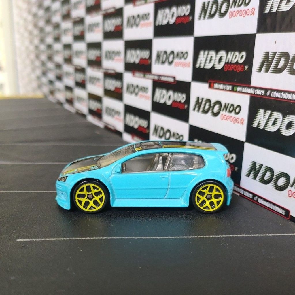 Hot Wheels Volkswagen Golf GTI Baby Blue 2nd Loose - 2013 HW Showroom