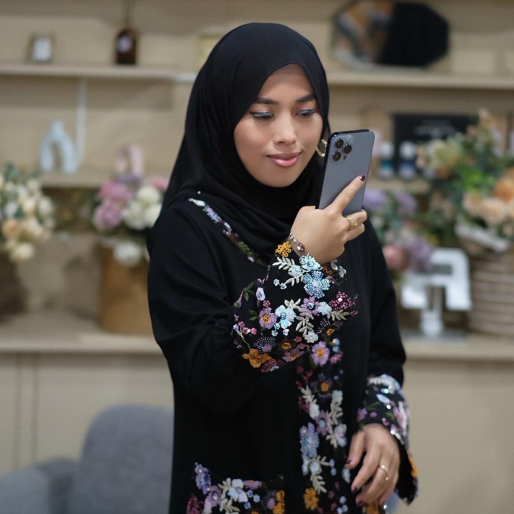 Rudeya  Elena Abaya By Rudeya