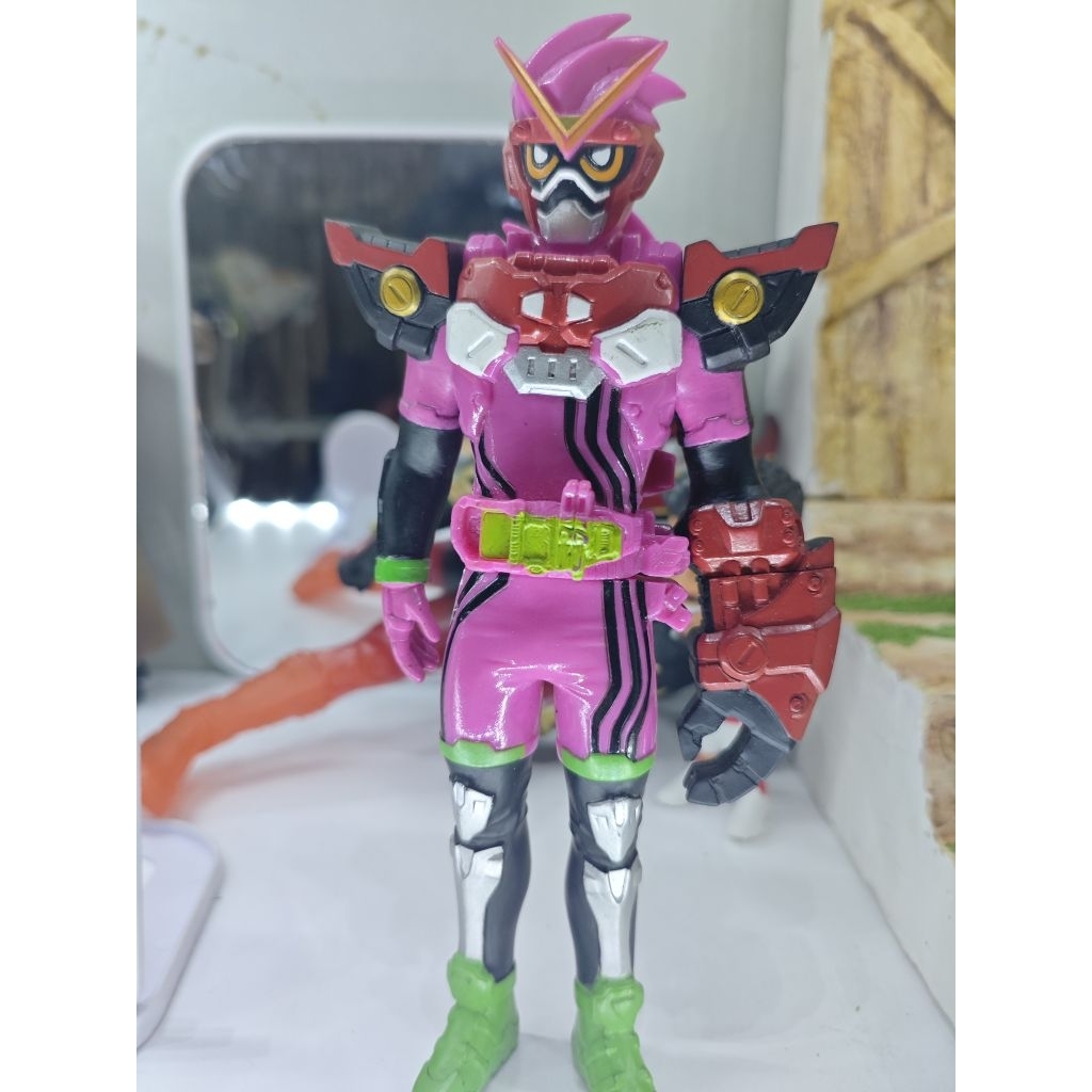 Action Figure RHS Kamen Rider Ex-Aid Robot Tinggi 17 CM Vinyl