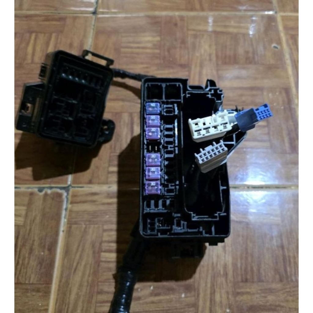 Fuse box sekring sikring all new calya sigra asli 82600-BZ331