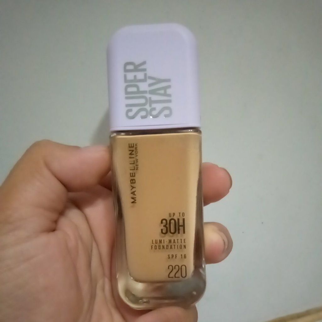 -Valenazart- Maybelline Fit me Foundation Lumi Matte Shade 220 100% ori