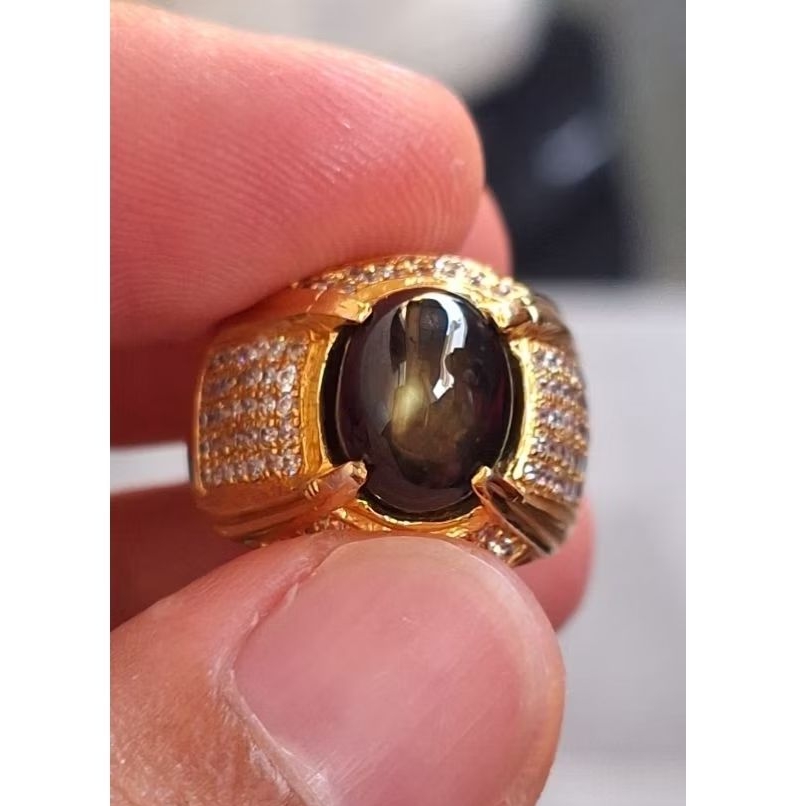 Bangsing golden star sapphire