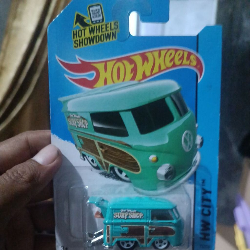 Hot wheels kool kombi surf shop