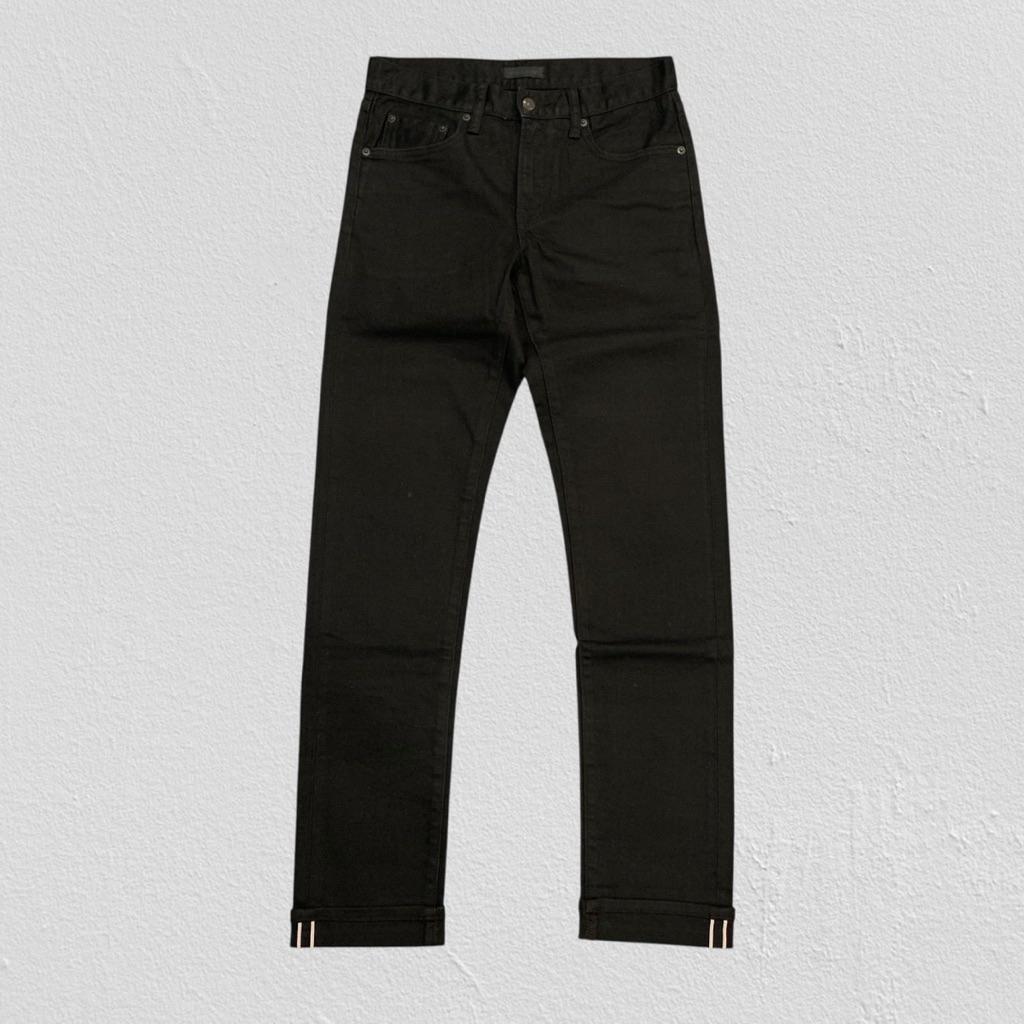 UNIQLO SELVEDGE BLACK / “HITAM PEKAT”