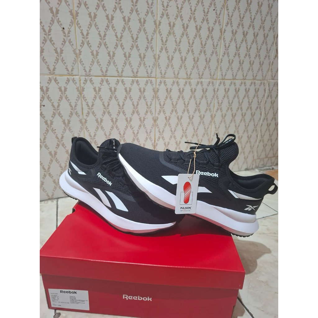 Sepatu Reebok Hitam Pria Size 43 New Original
