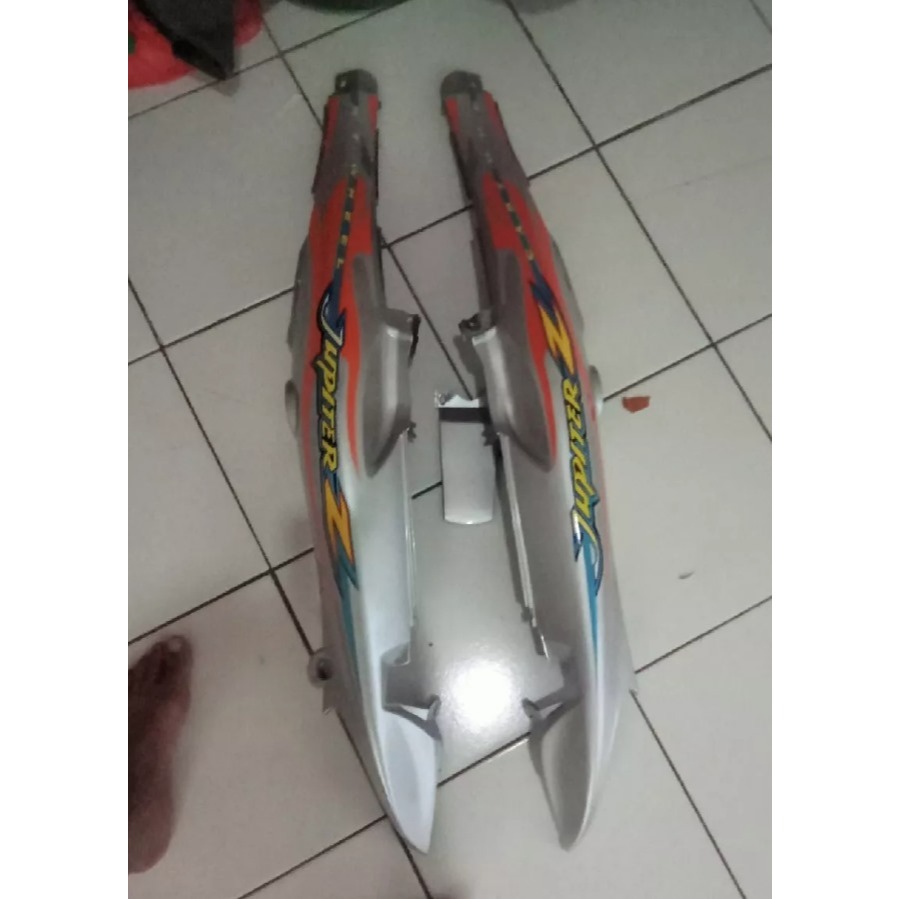 Body Jupiter z 2005 belakang Silver Striping oranye
