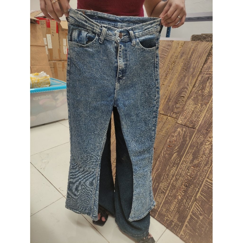 Preloved Celana Panjang Guess Original