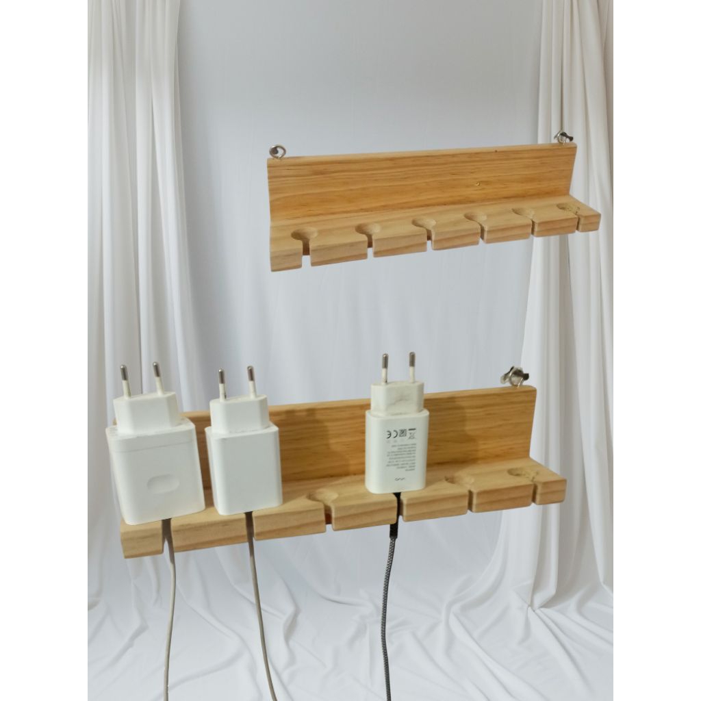 Rak gantung pengatur kabel casan dan USB/rak organizer pengatur kabel casan dan USB/rak kayu organiz