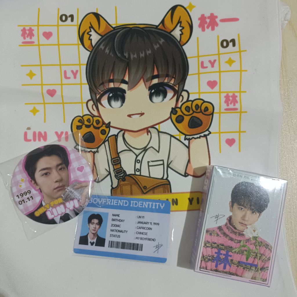Merch Lin Yi Satuan Photocard Unofficial isi 55pcs Tote bag Cermin Saku Boyfriend Card