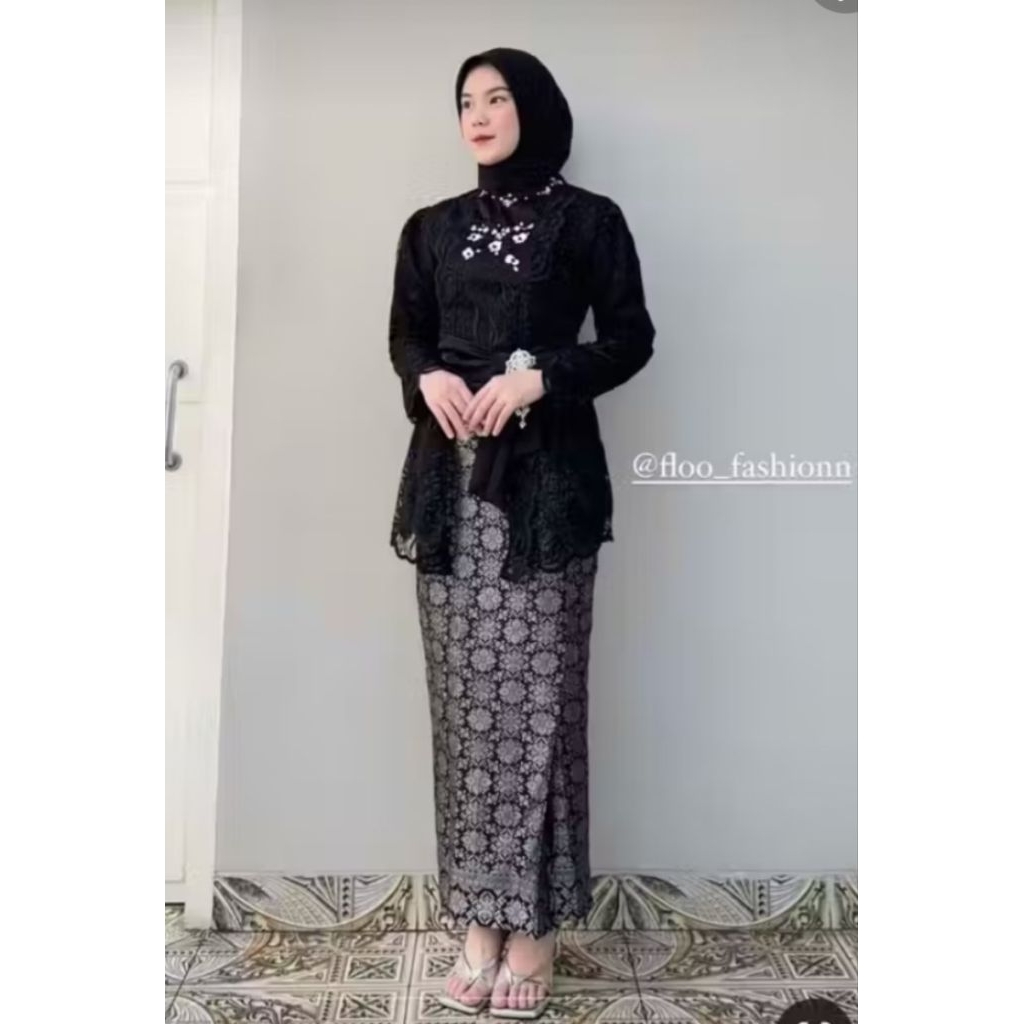 Preloved1setKebayaWisuda