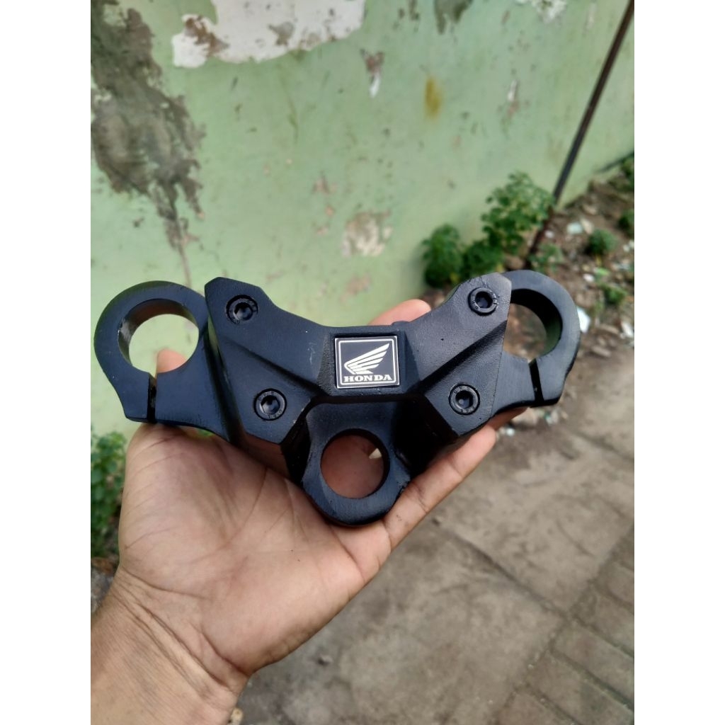 Segitiga T atas CBR LED PNP GL MP TIGER CB warna hitam