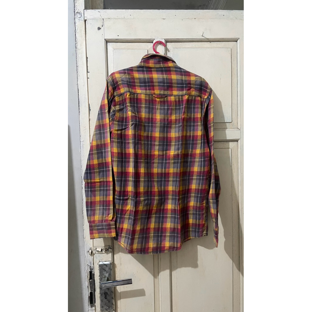 [PRELOVED/SECOND] Kemeja Flanel Volcom Original Pria Lengan Panjang Kotak Merah Kuning (Size M/L)