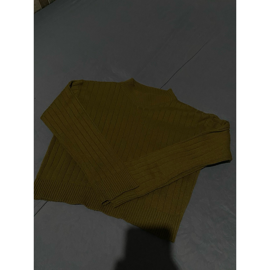 sweater crop hardware ori