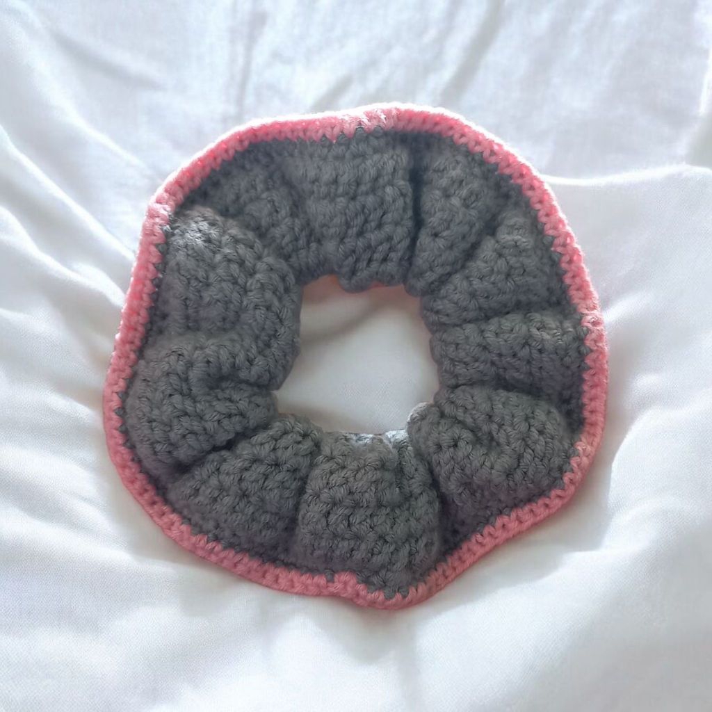 Ikat Rambut Scrunchie Rajut