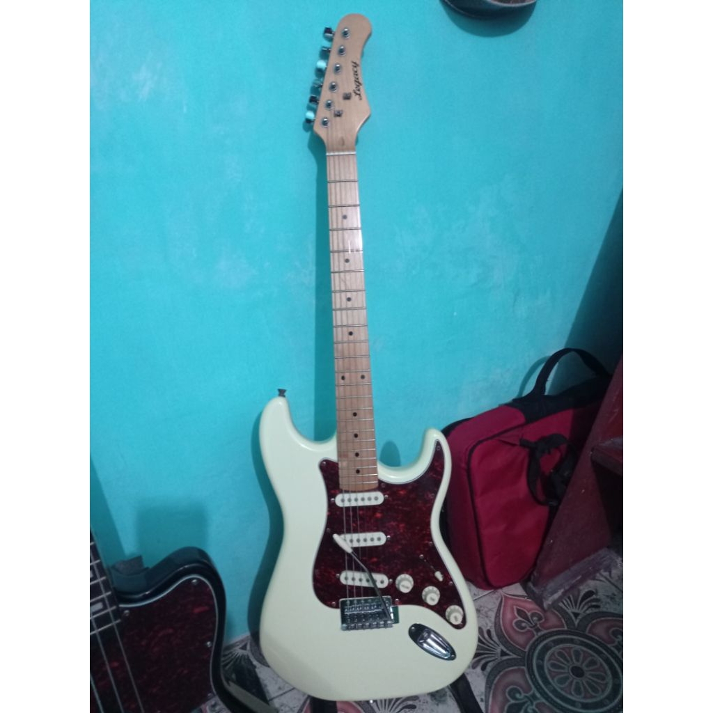 Gitar Legacy Stratocaster