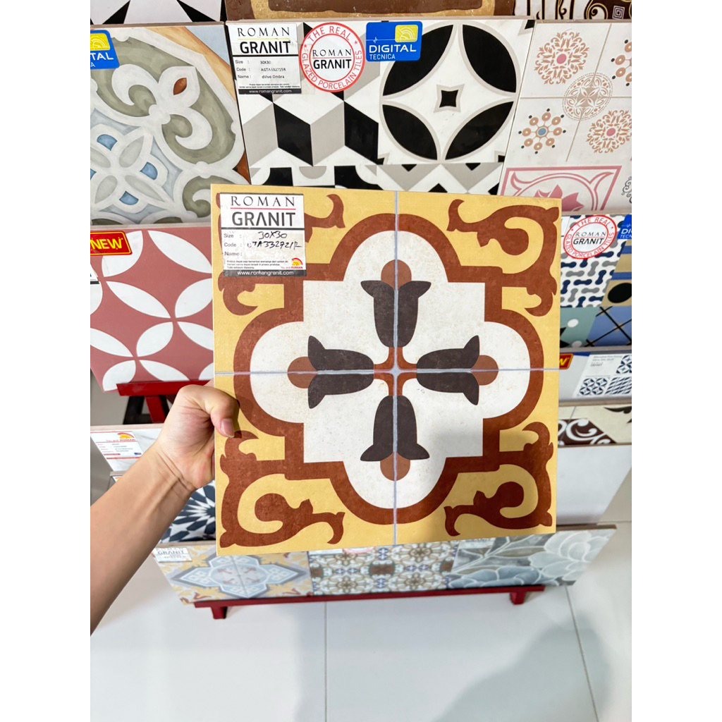 SALE Granit Batik Motif Tegel 30x30 random