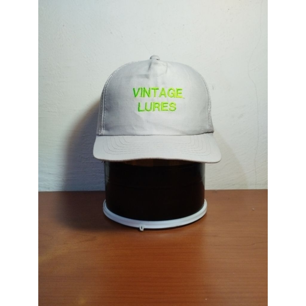 Topi Trucker Youngan Vintage Lures