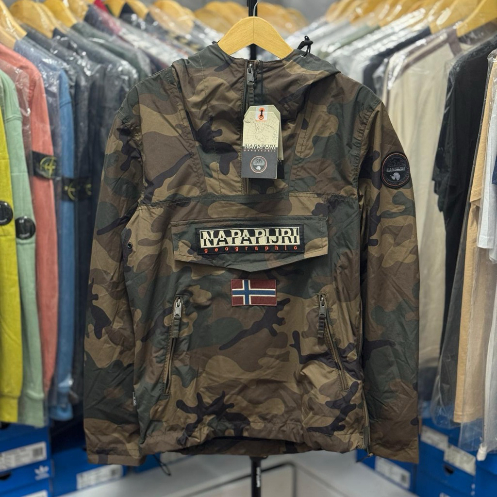 Napapijri Rainforest Camo BNWT Original 100% Size : XS XL