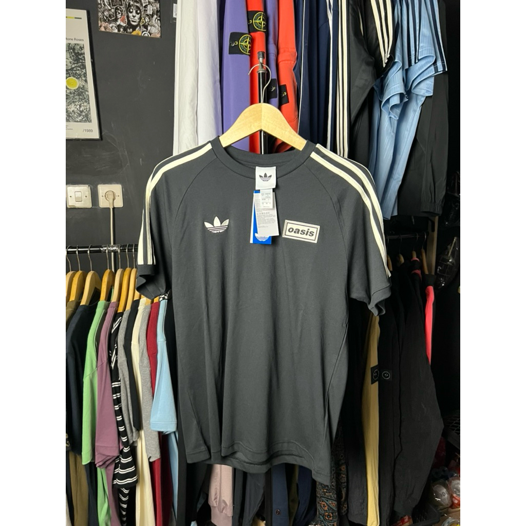 Tshirt Adidas X Oasis In Black Originals