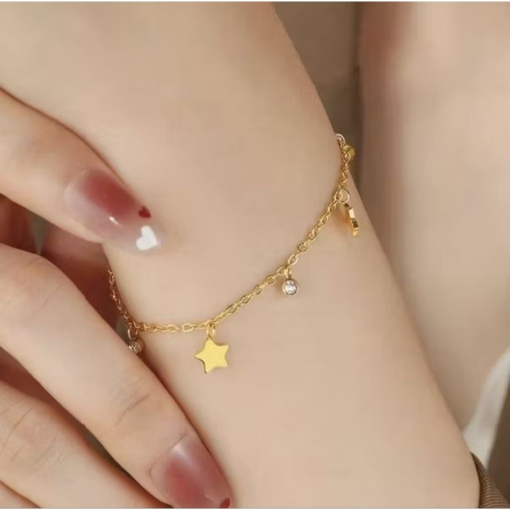 Gelang bulan bintang