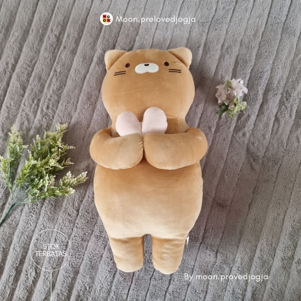 Preloved Boneka Kucing Jepang - Guling Kucing Lembut