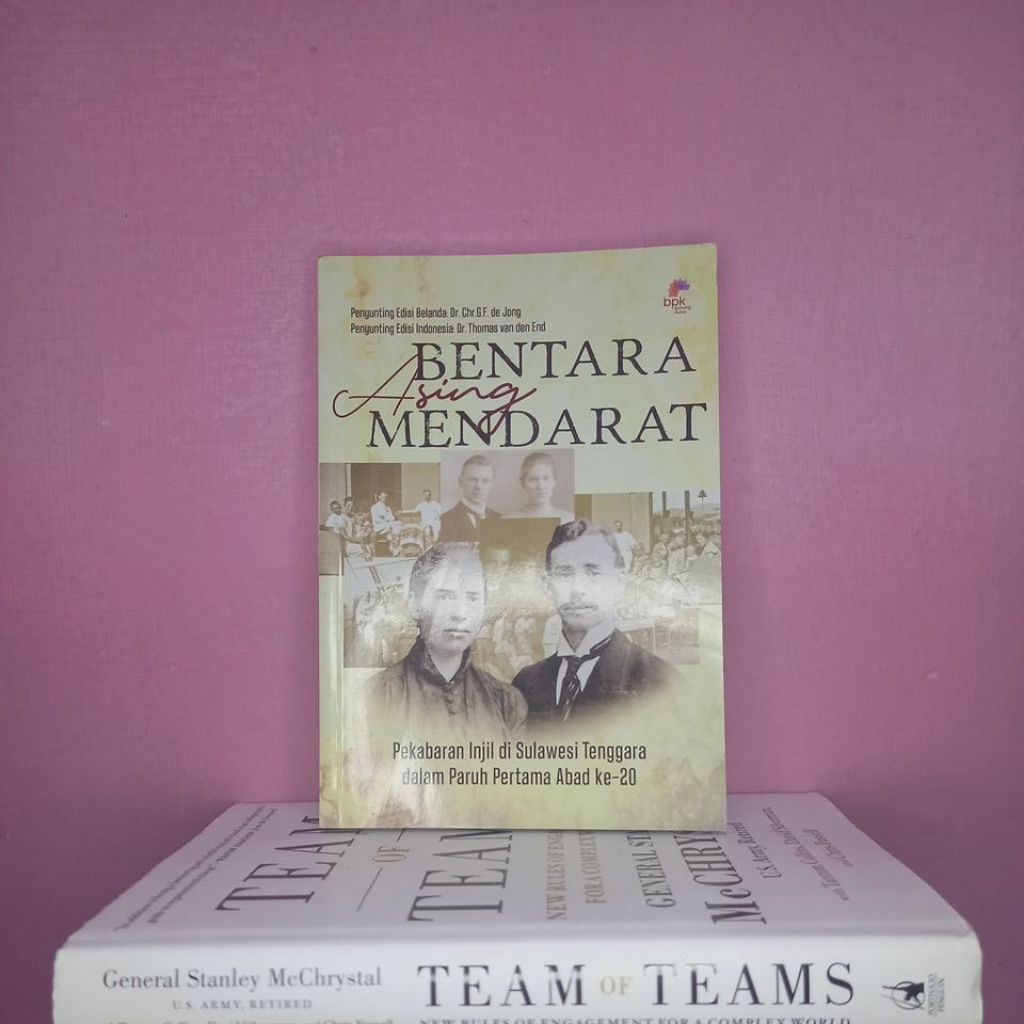 Buku Bentara Asing Mendarat