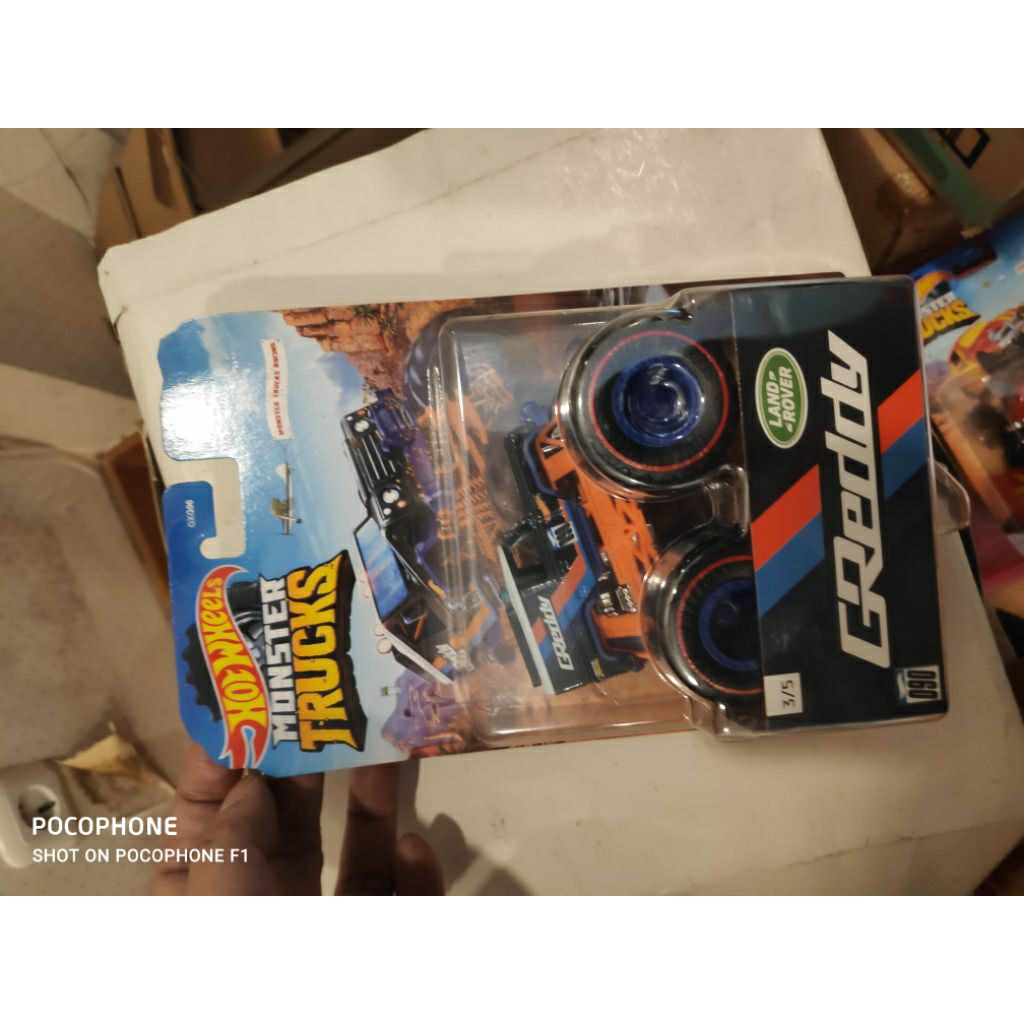 hot wheels monster trucks set 2 land Rover 90 greddy dan hijau bkn cruiser