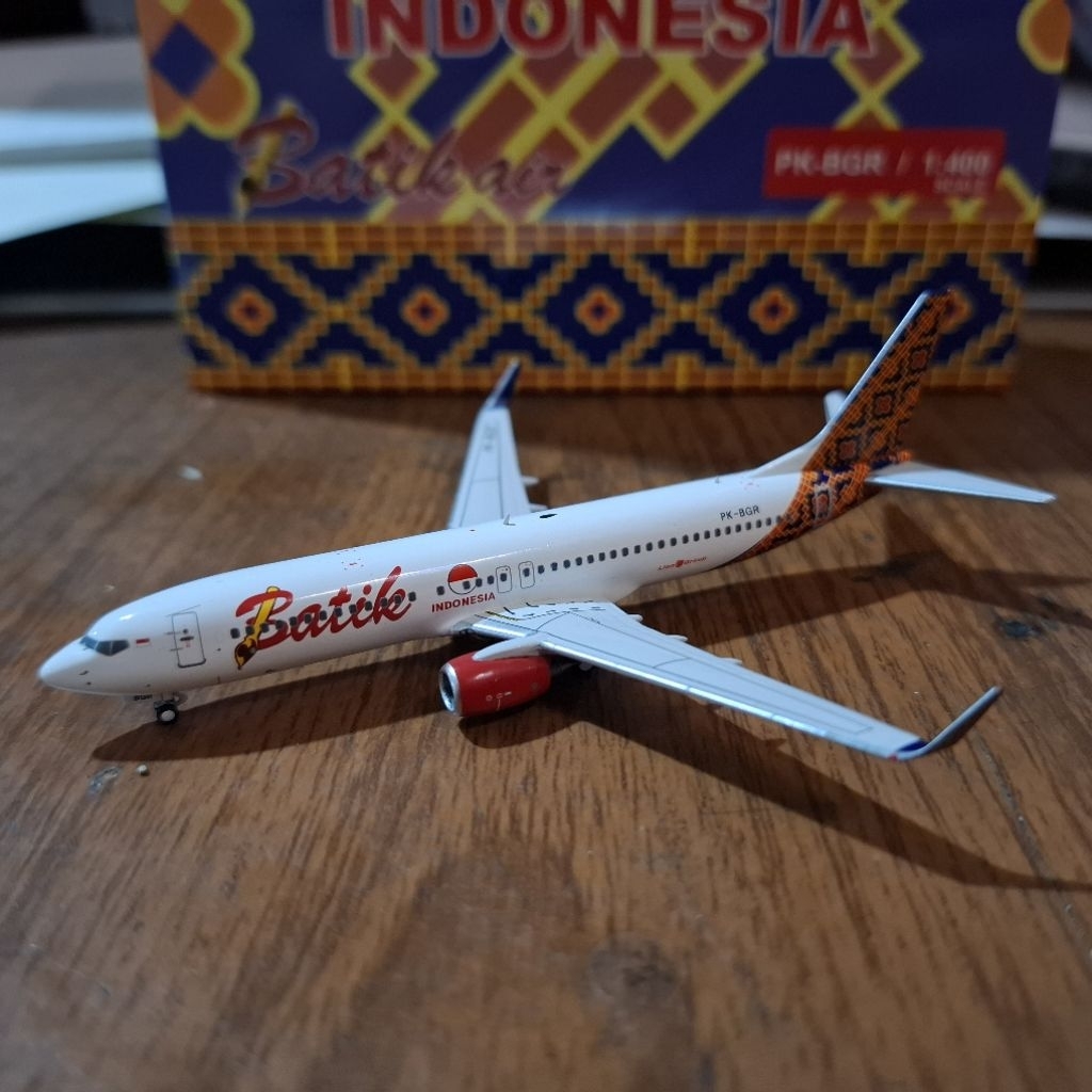 diecast pesawat Iwings Batik Air Boeing B737-800 1:400 PK-BGR