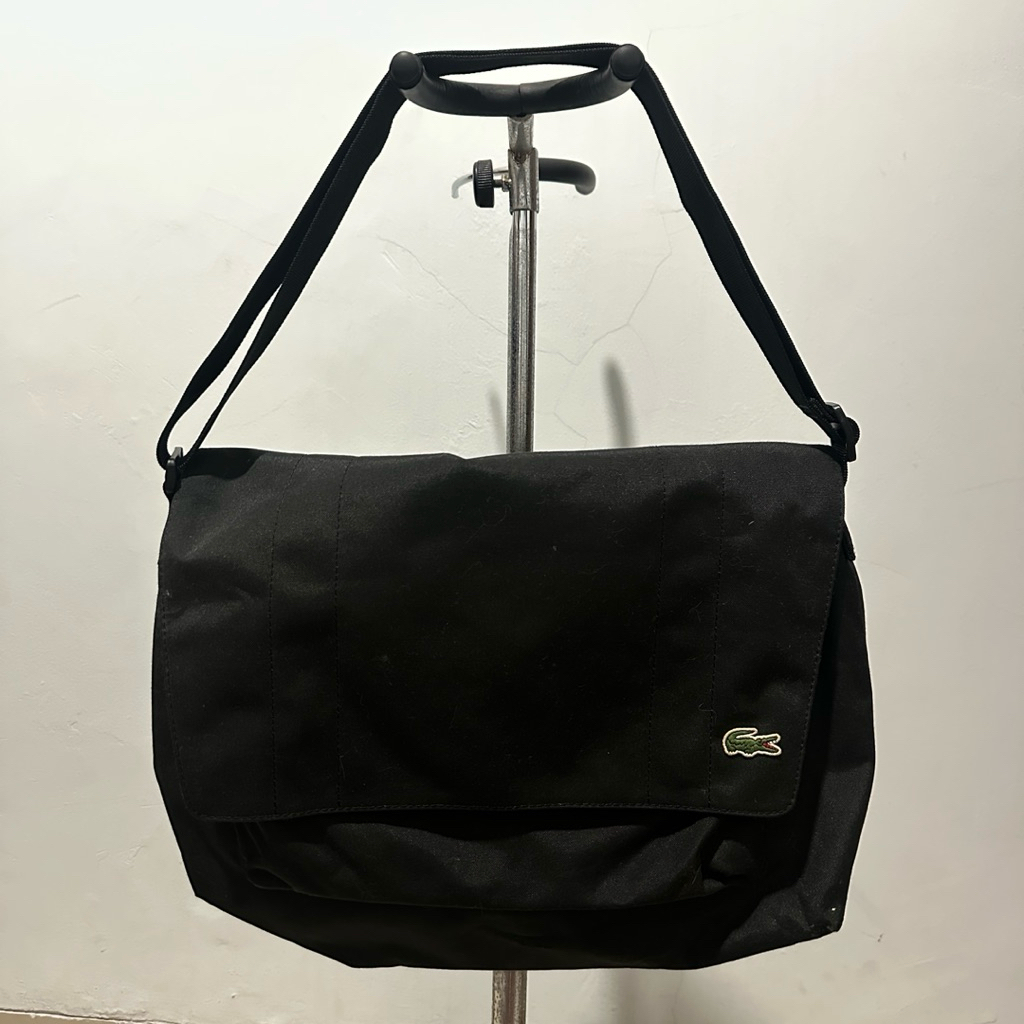 lacoste messenger bag tas slempang hitam preloved