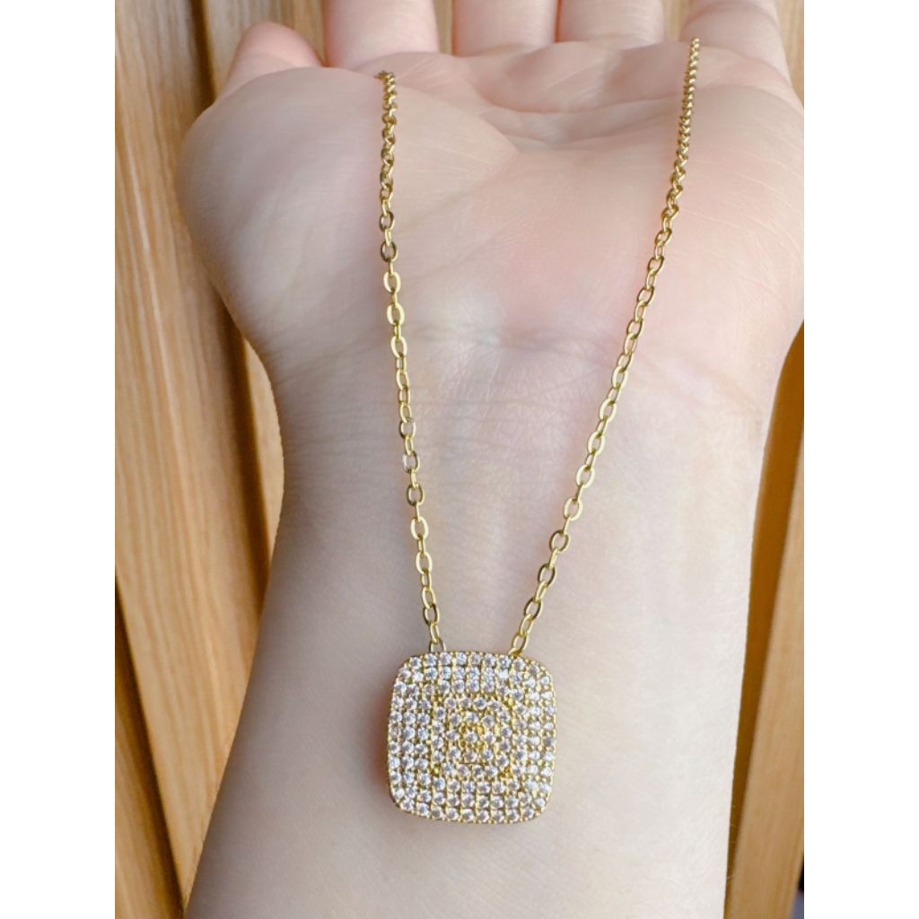 Kalung titanium set liontin full mata gold