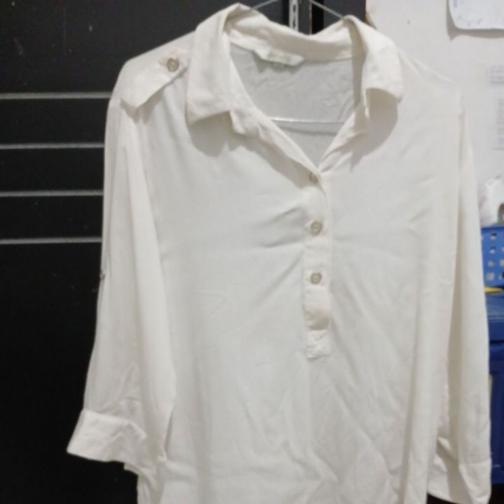 Kemeja kerja wanita baju atasan kerja putih merk details matahari dept store
