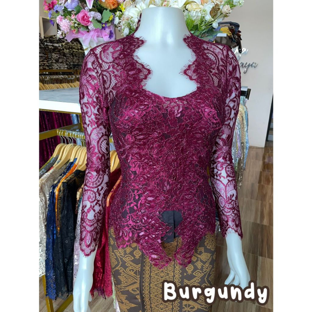 SIMONA KEBAYA Yaya  Metalik Kebaya Saja Metalik Glossy Kebaya Bali