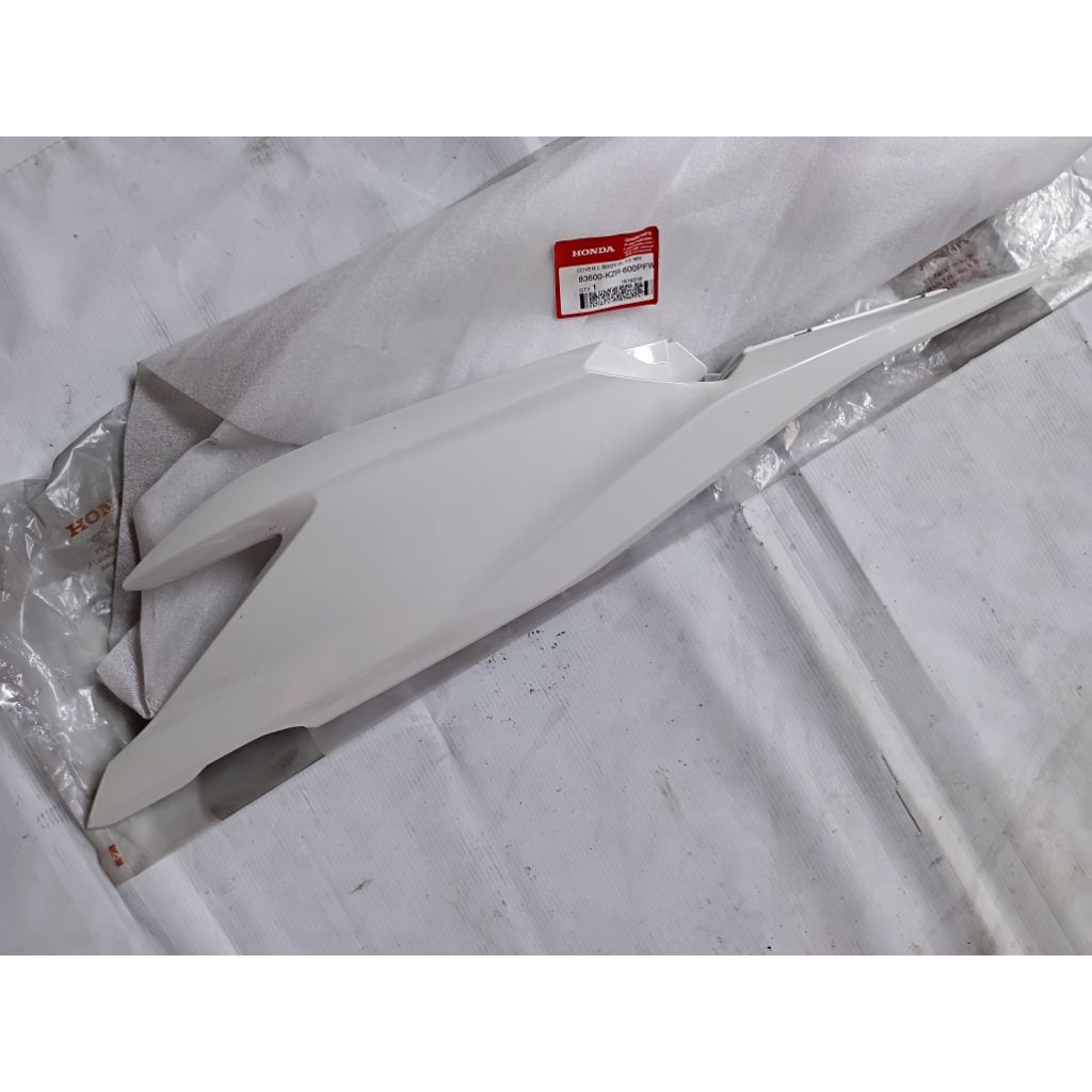 Cover Body KIRI Honda VARIO 125 Old Putih Original baru AHM 83600-KZR-600PFW