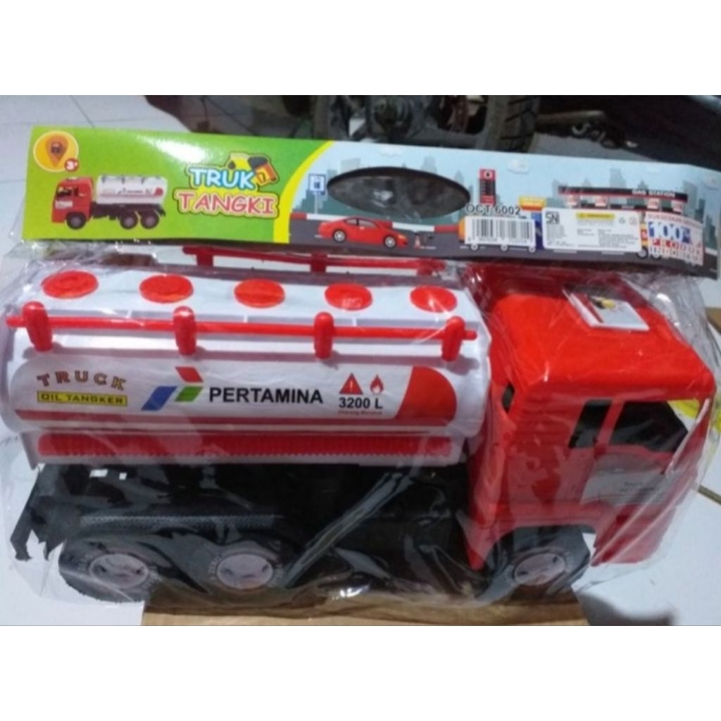 mainan truk tangki Pertamina