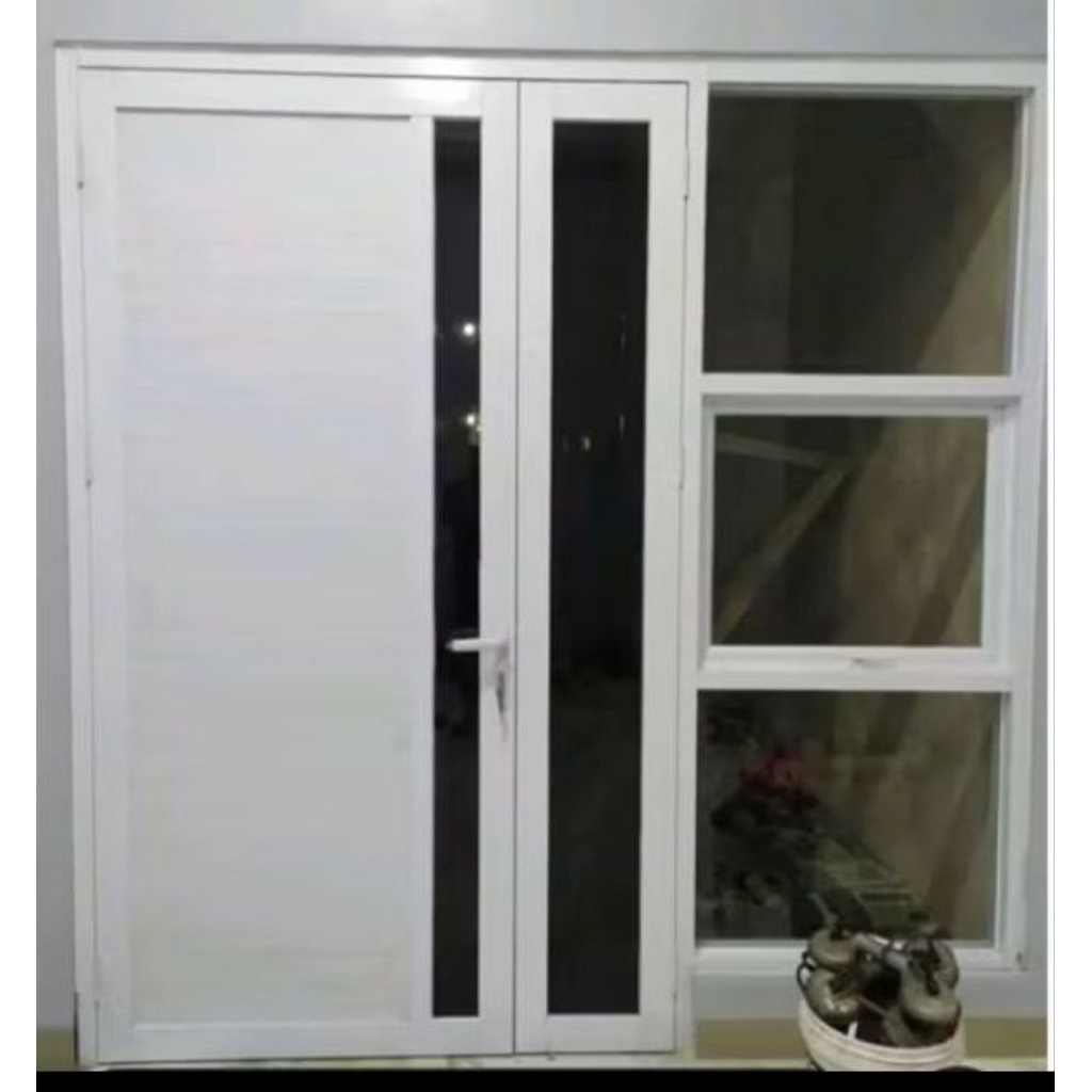 satu set kusen gendong L 200. T 210pintu dua L 120. jendela L 60. T 210. gratis Peking kayu