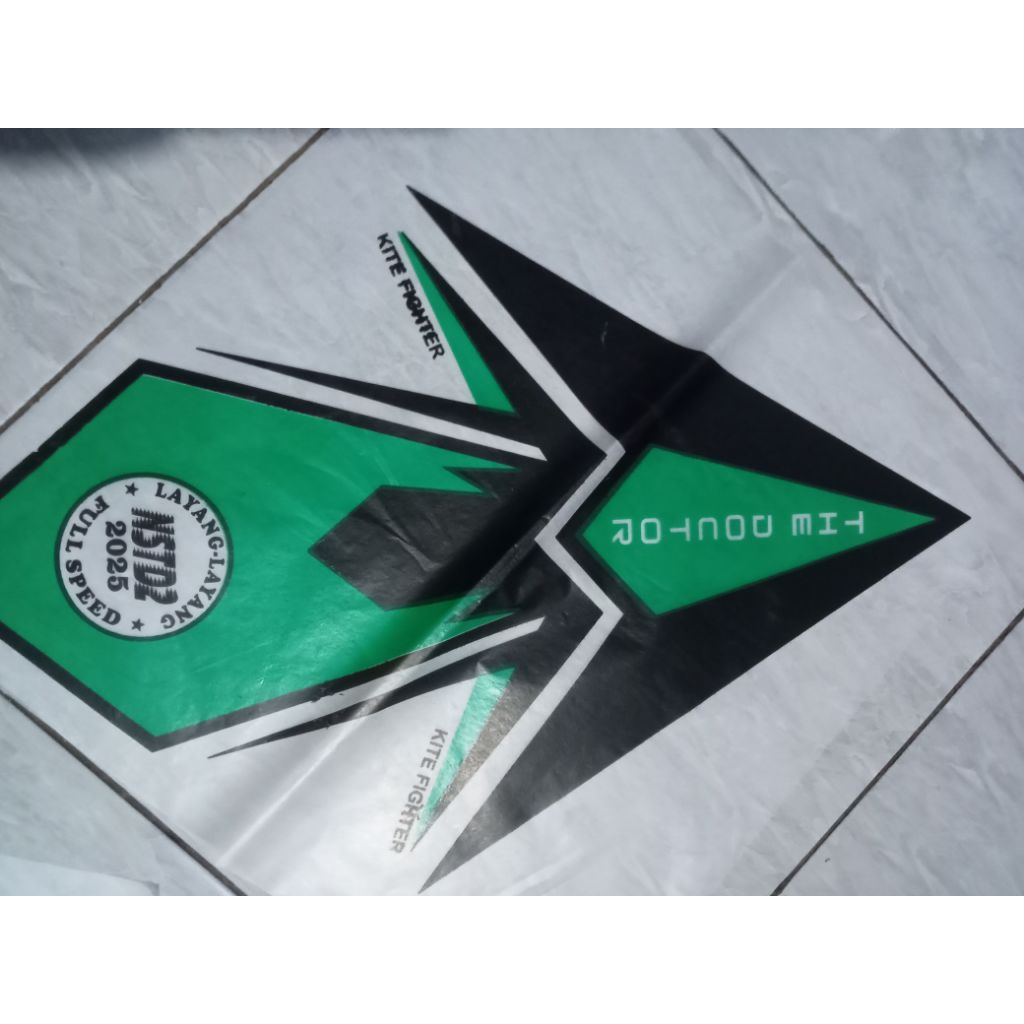 Kertas Layang layang NSTD2 .Dua warna MIX bukan layanganya  per 100 pcs