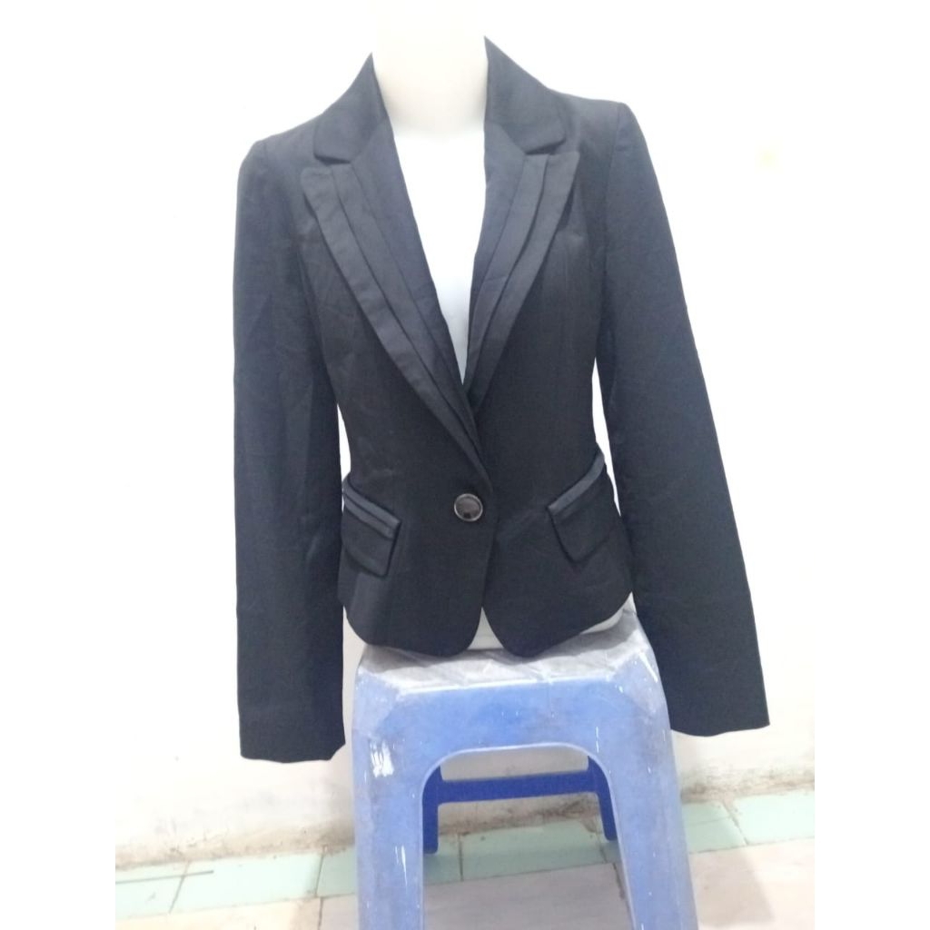 blazer crop hitam