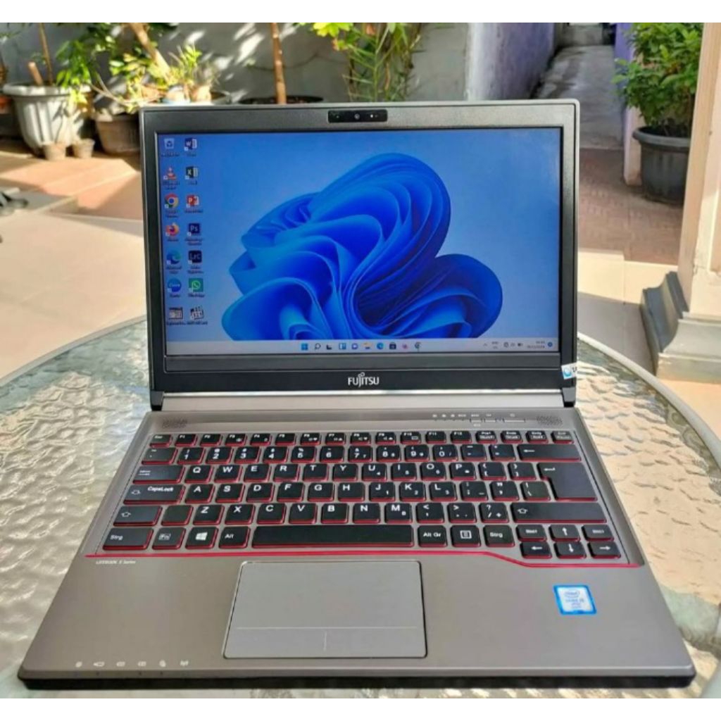 Fujitsu Futro E736