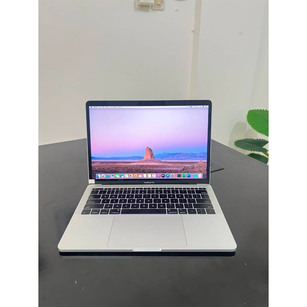 MacBook Pro 13 Inci 2017 Core I5 Like New