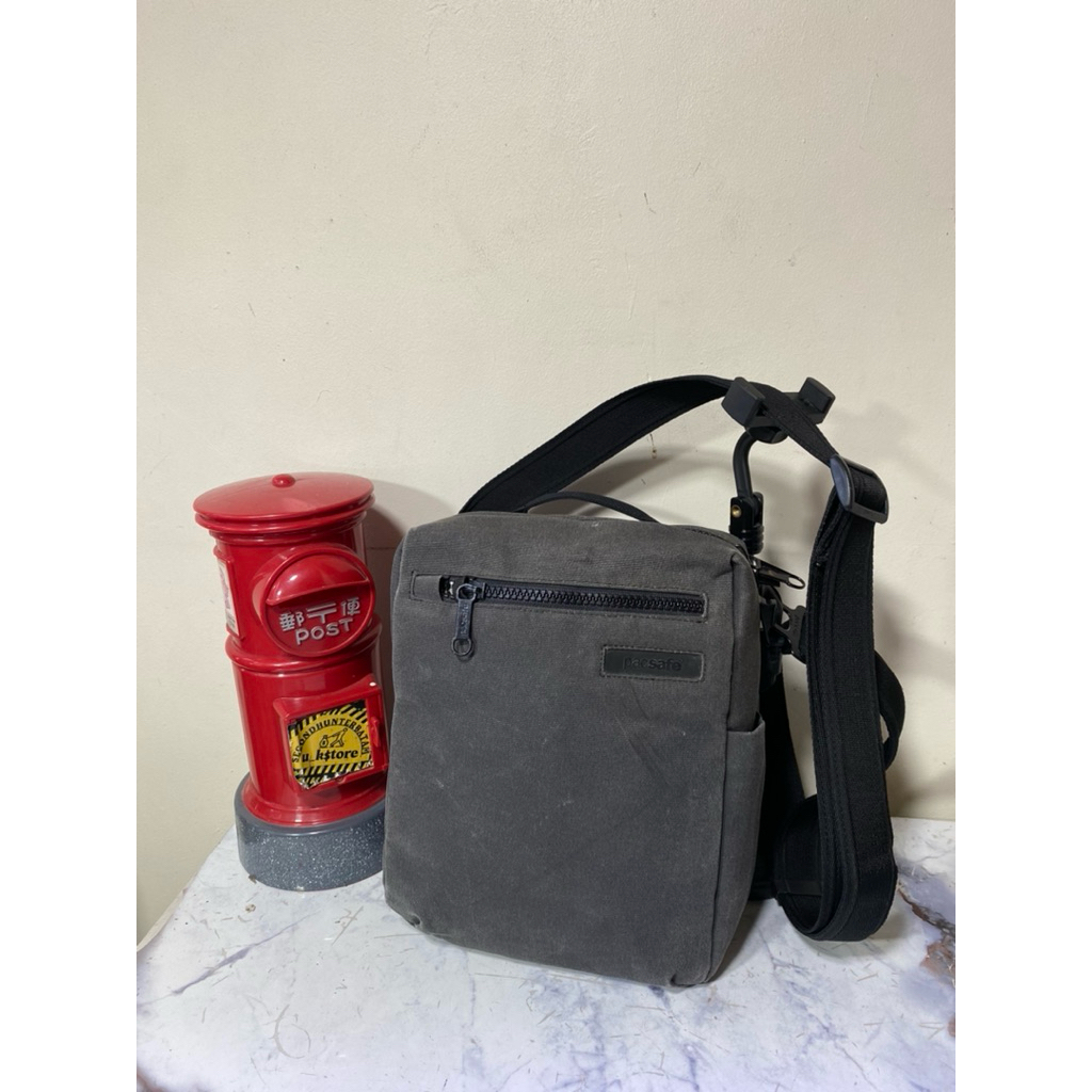 sling bag pacsafe