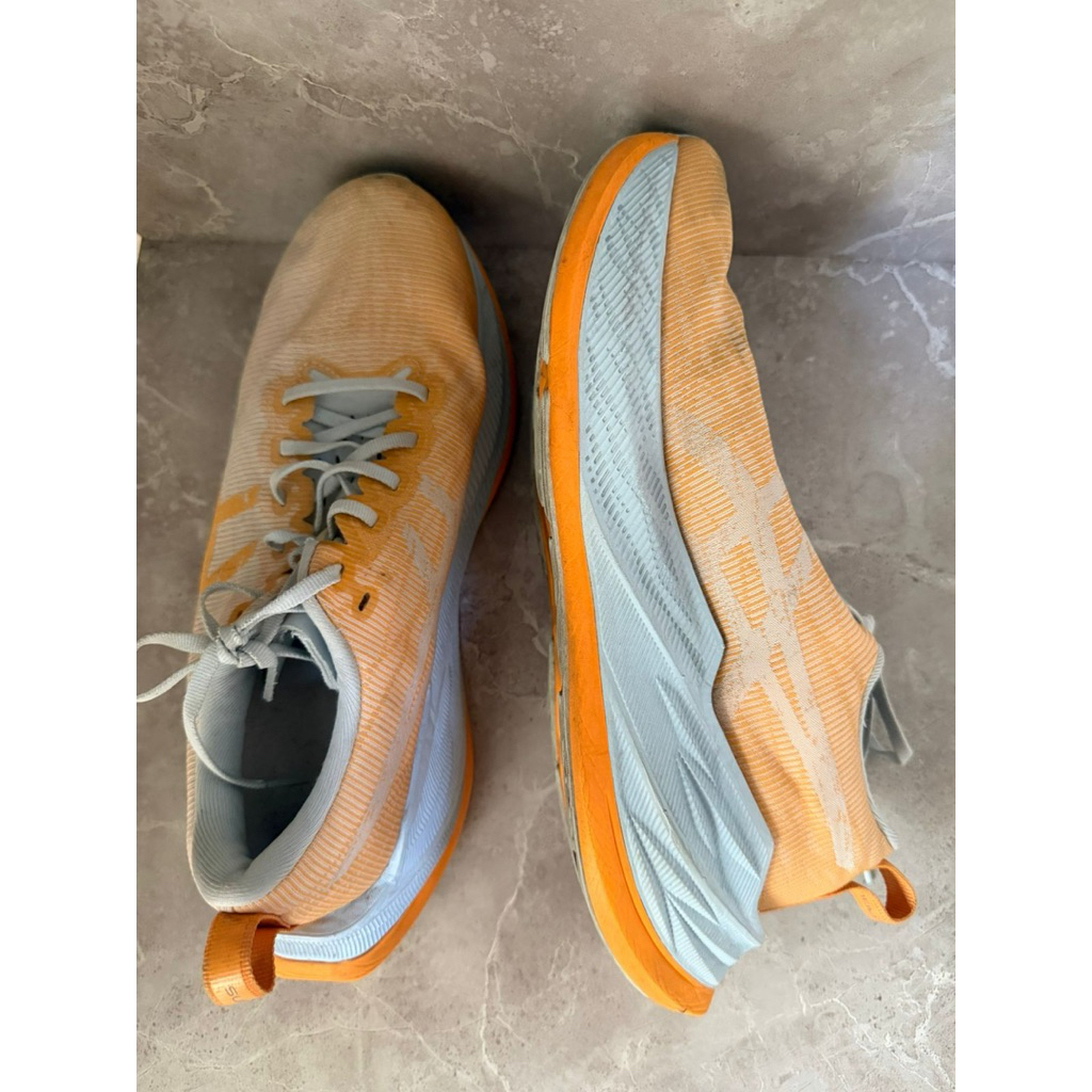 asics superblast unisex