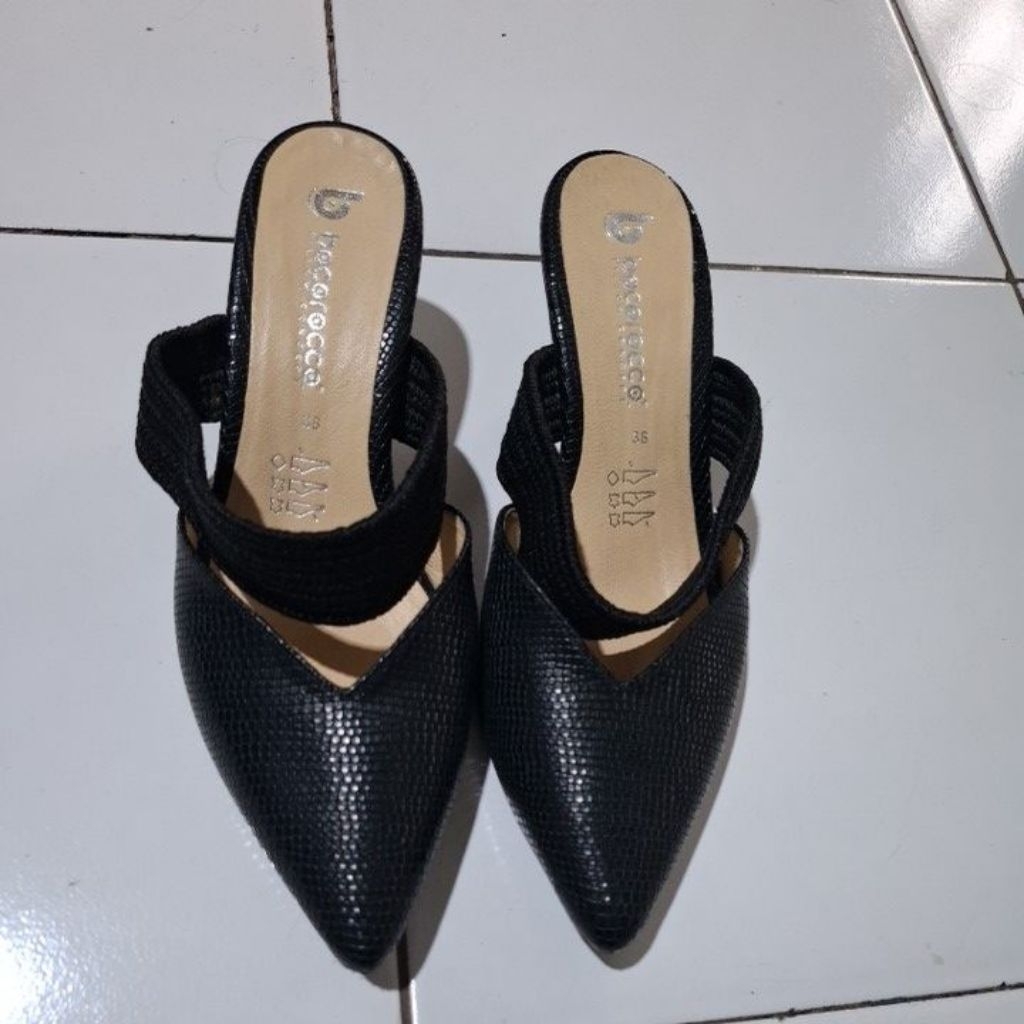 Sepatu Heels Wanita Pointed Toe Slingback Hitam Elegan Motif Kulit Ular Anti Slip Kerja Formal Pesta