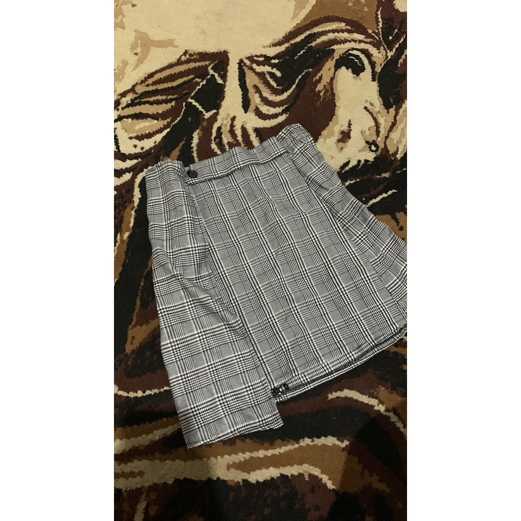 Rok mini kotak kotak