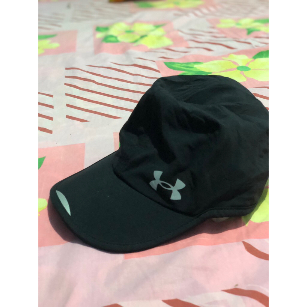 TOPI RUNNING UNDER ARMOR