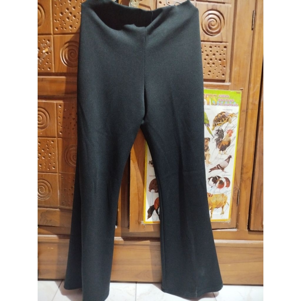 PRELOVED CELANA SCUBA CUTBRAY SIZE XL